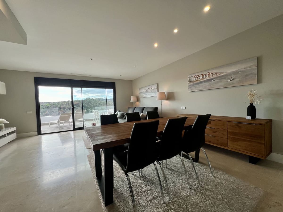 2 soverom Leilighet til leie i New Golden Mile med svømmebasseng garasje - € 2 200 (Ref: 8796709)