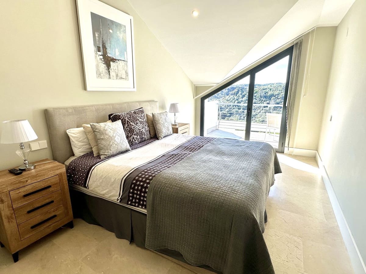 Apartamento de 2 habitaciones en New Golden Mile en alquiler con piscina garaje - 2.200 € (Ref: 8796709)