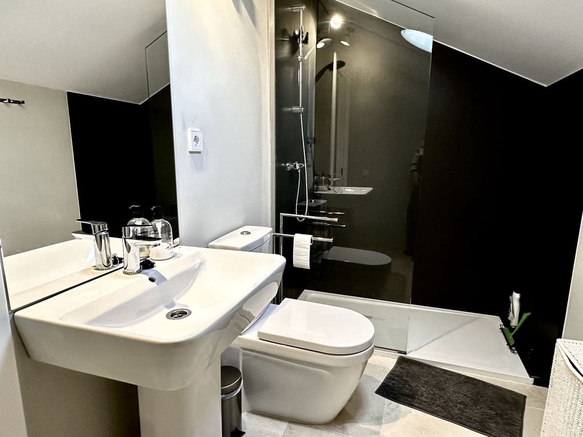 Apartamento de 2 habitaciones en New Golden Mile en alquiler con piscina garaje - 2.200 € (Ref: 8796709)