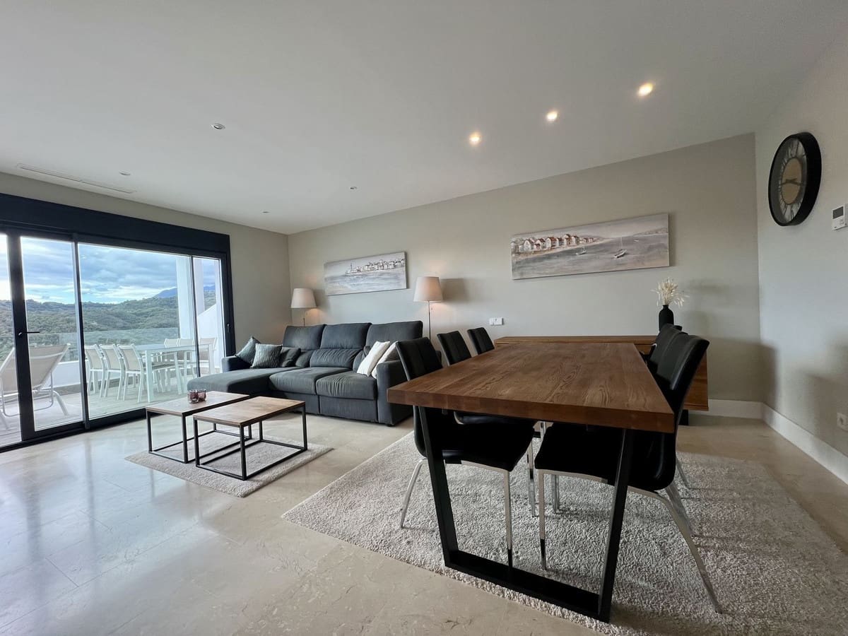 Apartamento de 2 habitaciones en New Golden Mile en alquiler con piscina garaje - 2.200 € (Ref: 8796709)