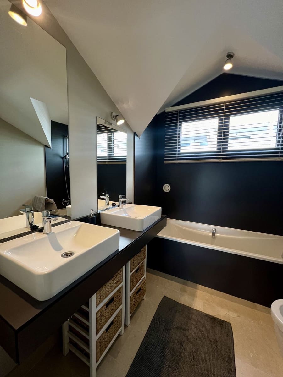 Apartamento de 2 habitaciones en New Golden Mile en alquiler con piscina garaje - 2.200 € (Ref: 8796709)