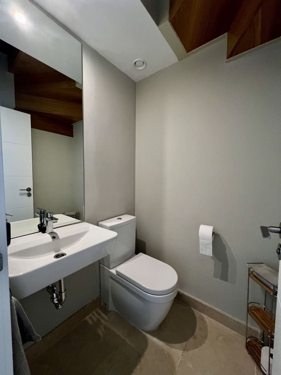 Apartamento de 2 habitaciones en New Golden Mile en alquiler con piscina garaje - 2.200 € (Ref: 8796709)