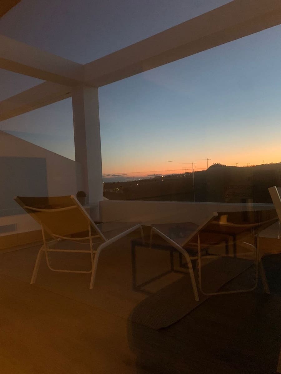 Apartamento de 2 habitaciones en New Golden Mile en alquiler con piscina garaje - 2.200 € (Ref: 8796709)