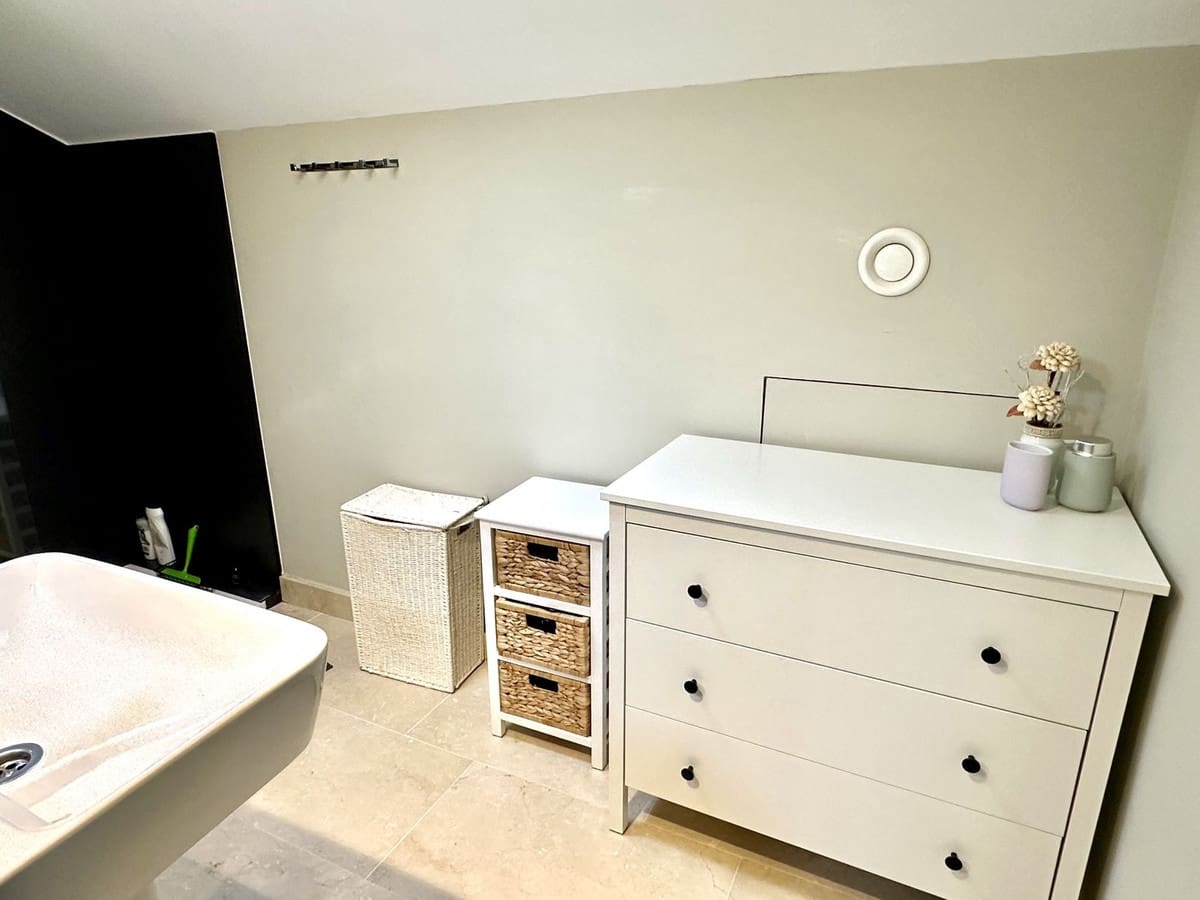 2 bedroom Apartment for rent in New Golden Mile with pool garage - € 2,200 (Ref: 8796709)