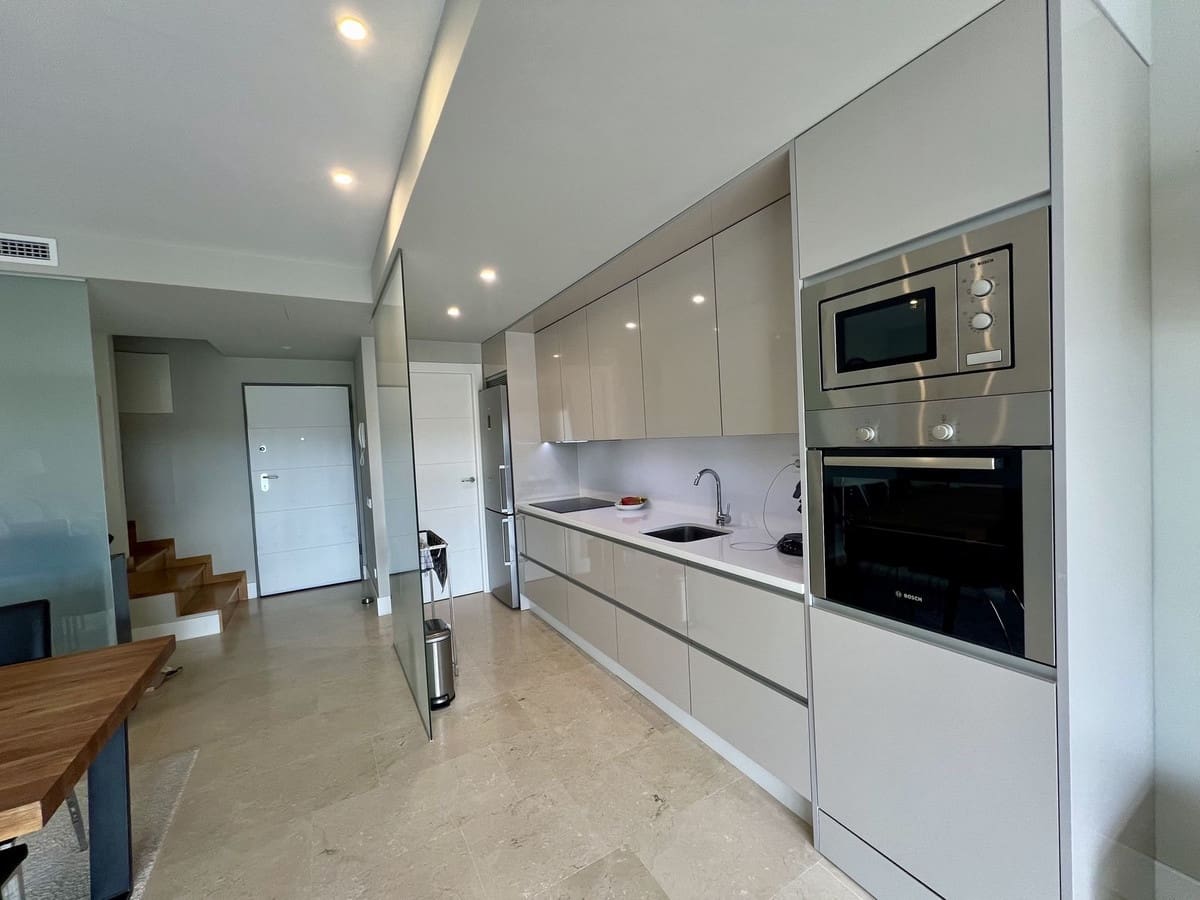 2 bedroom Apartment for rent in New Golden Mile with pool garage - € 2,200 (Ref: 8796709)