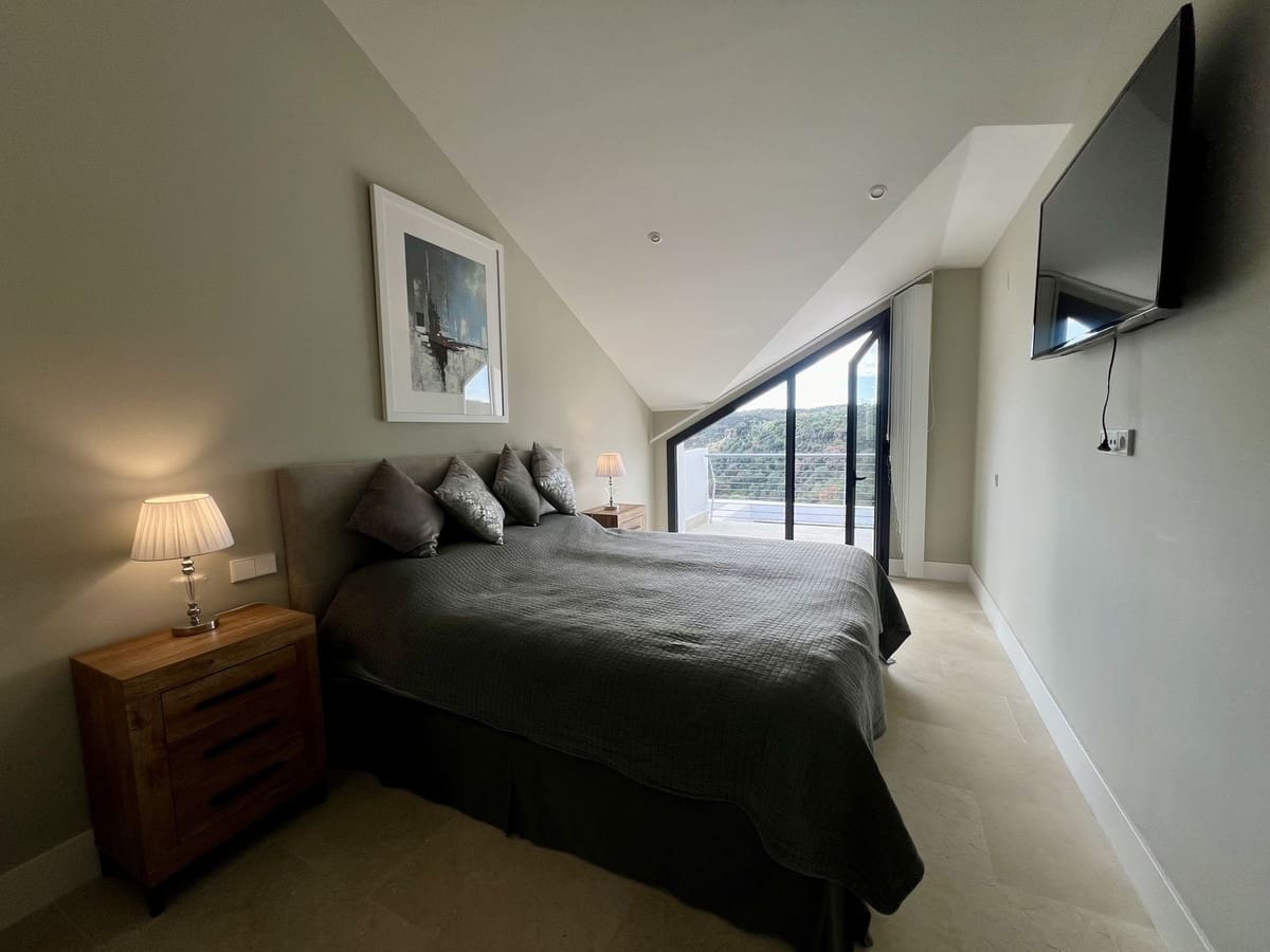 2 bedroom Apartment for rent in New Golden Mile with pool garage - € 2,200 (Ref: 8796709)