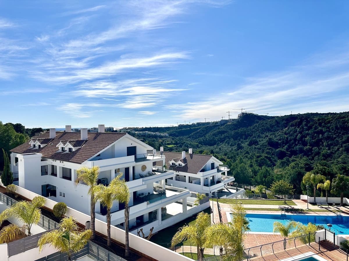 2 bedroom Apartment for rent in New Golden Mile with pool garage - € 2,200 (Ref: 8796709)