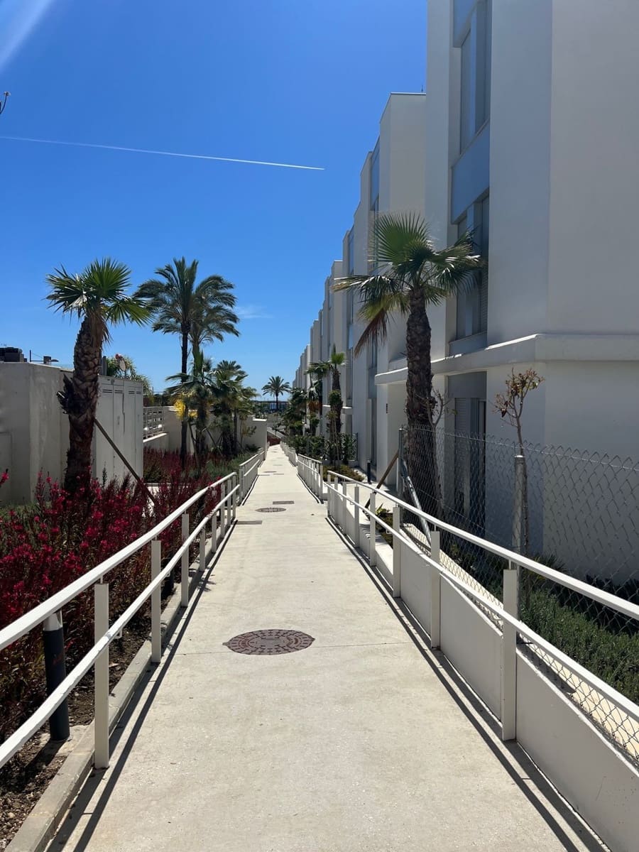 3 slaapkamer Appartement voor vakantieverhuur in Cancelada met zwembad garage - € 1.100 (Ref: 8799684)