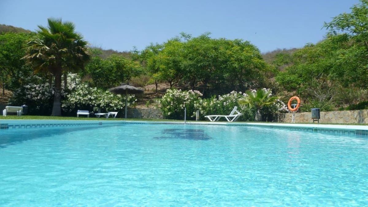 Apartamento de 2 habitaciones en La Cala de Mijas en alquiler vacacional con piscina garaje - 800 € (Ref: 8800118)