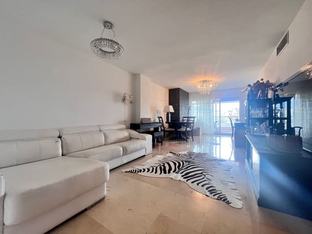 Apartamento de 3 habitaciones en Guadalmina Alta, Marbella en venta con piscina garaje - 480.000 € (Ref: 8863340)