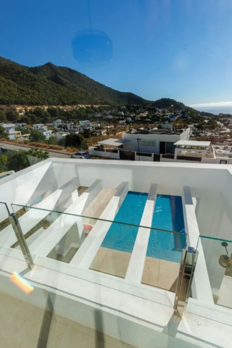 4 makuuhuone Huvila lomavuokrausta paikassa Benalmadena mukana uima-altaan 
autotalli - 2 000 € (Ref: 8969696)