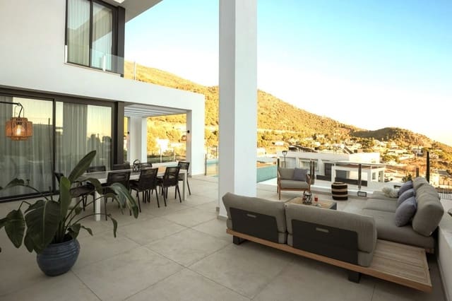 4 sovrum Villa för semesterbostäder i Benalmádena med pool garage - 2 000 € (Ref: 8969696)