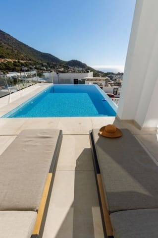 4 soverom Villa til salgs i Benalmádena med svømmebasseng garasje - € 2 000 (Ref: 8969696)