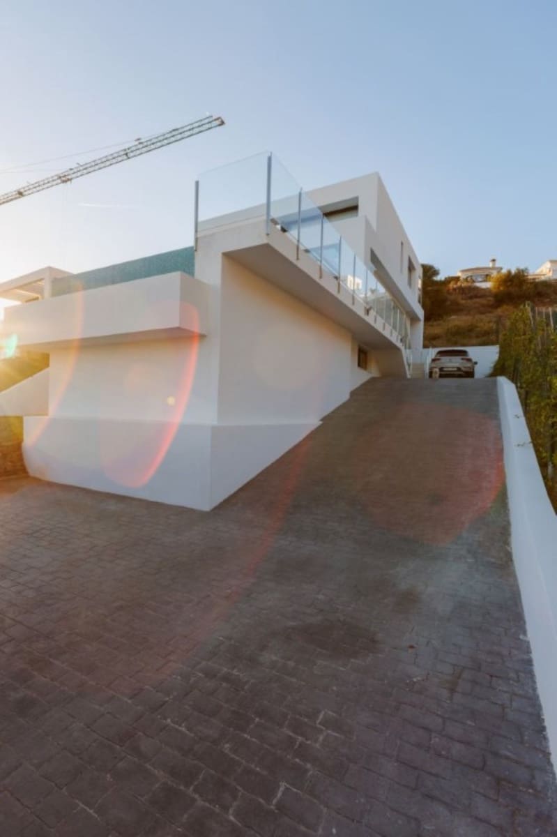 4 bedroom Villa for holiday rental in Benalmadena with pool garage - € 2,000 (Ref: 8969696)