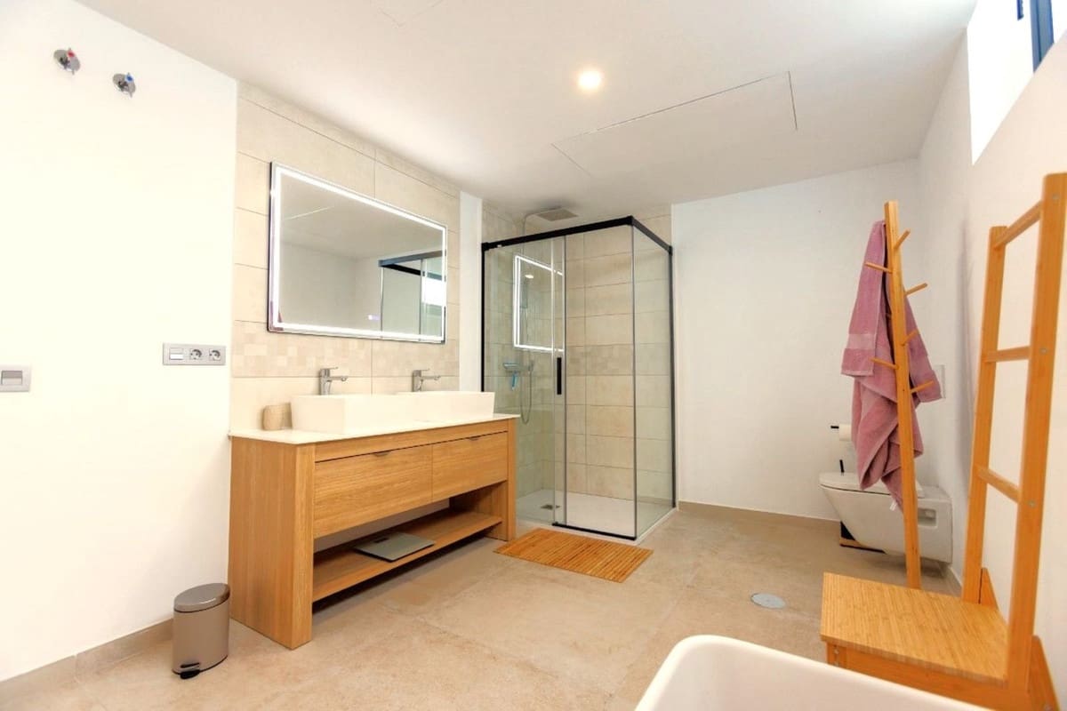 4 bedroom Villa for holiday rental in Benalmadena with pool garage - € 2,000 (Ref: 8969696)