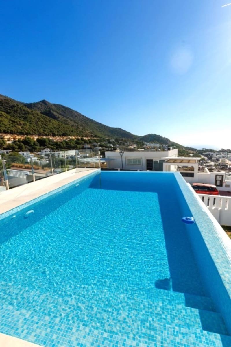 4 soverom Villa til salgs i Benalmadena med svømmebasseng garasje - € 2 000 (Ref: 8969696)