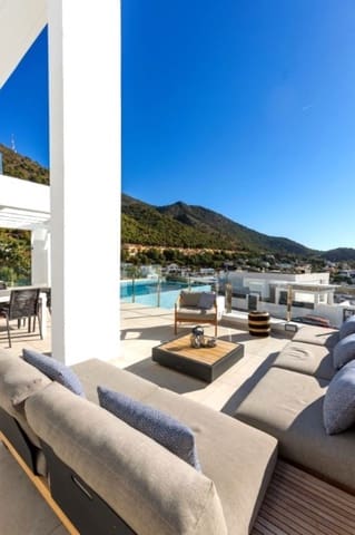 4 soverom Villa til salgs i Benalmádena med svømmebasseng garasje - € 2 000 (Ref: 8969696)