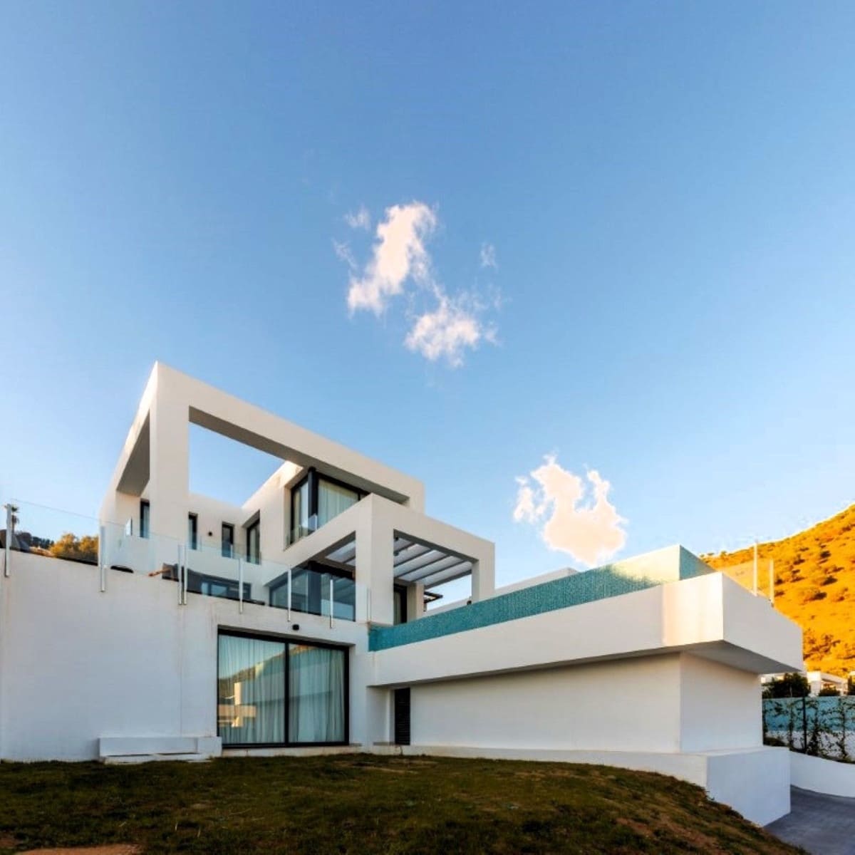 4 soverom Villa til salgs i Benalmadena med svømmebasseng garasje - € 2 000 (Ref: 8969696)