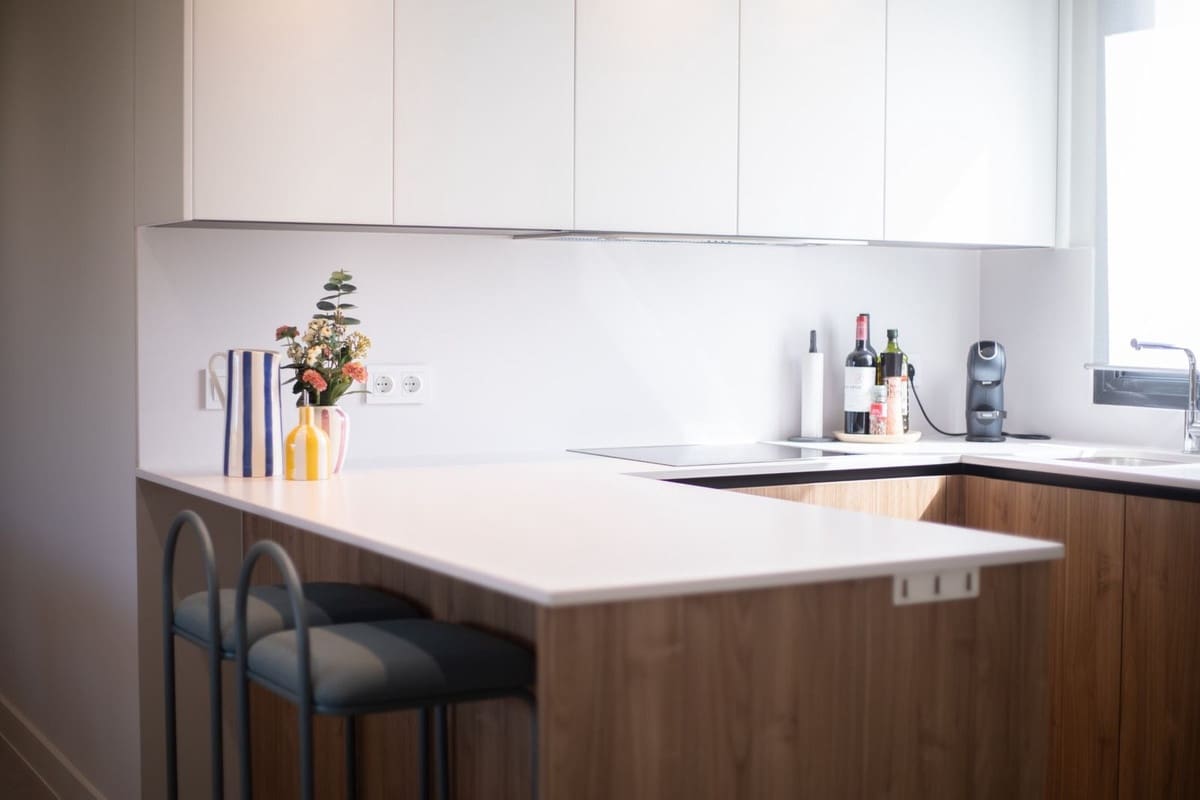 3 quarto Apartamento para arrendamento para férias em Estepona com piscina Garagem - 1 000 € (Ref: 9087256)