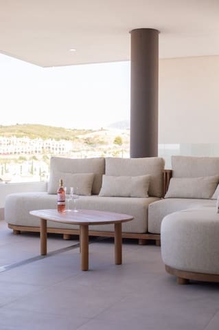 3 bedroom Apartment for holiday rental in Estepona with pool garage - € 1,000 (Ref: 9087256)