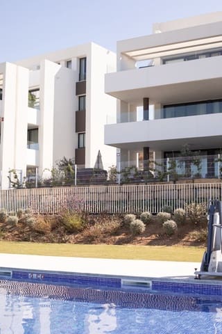 3 bedroom Apartment for holiday rental in Estepona with pool garage - € 1,000 (Ref: 9087256)