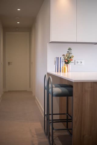   3 soveværelse   ferieLejlighed i Estepona med   swimmingpool  garage  - € 1.000 (Ref: 9087256)