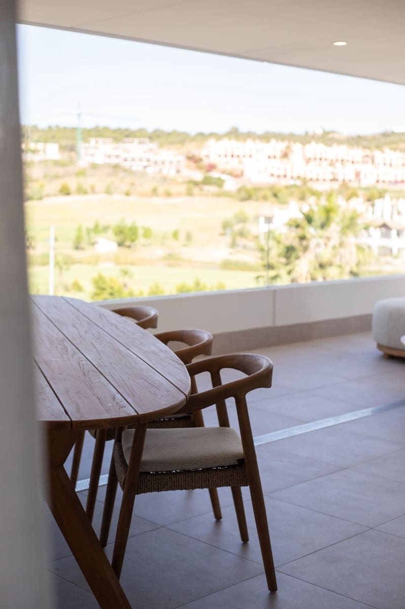   3 soveværelse   ferieLejlighed i Estepona   med   swimmingpool  garage  - € 1.000 (Ref: 9087256)