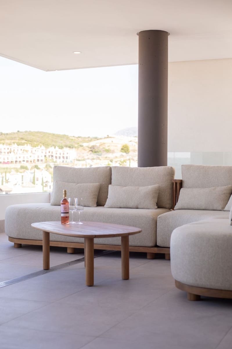 3 bedroom Apartment for holiday rental in Estepona with pool garage - € 1,000 (Ref: 9087256)