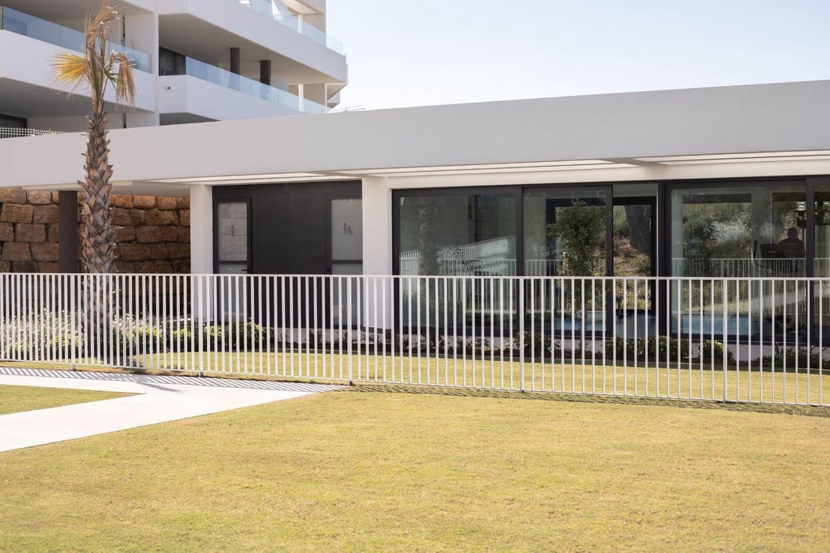 3 bedroom Apartment for holiday rental in Estepona with pool garage - € 1,000 (Ref: 9087256)