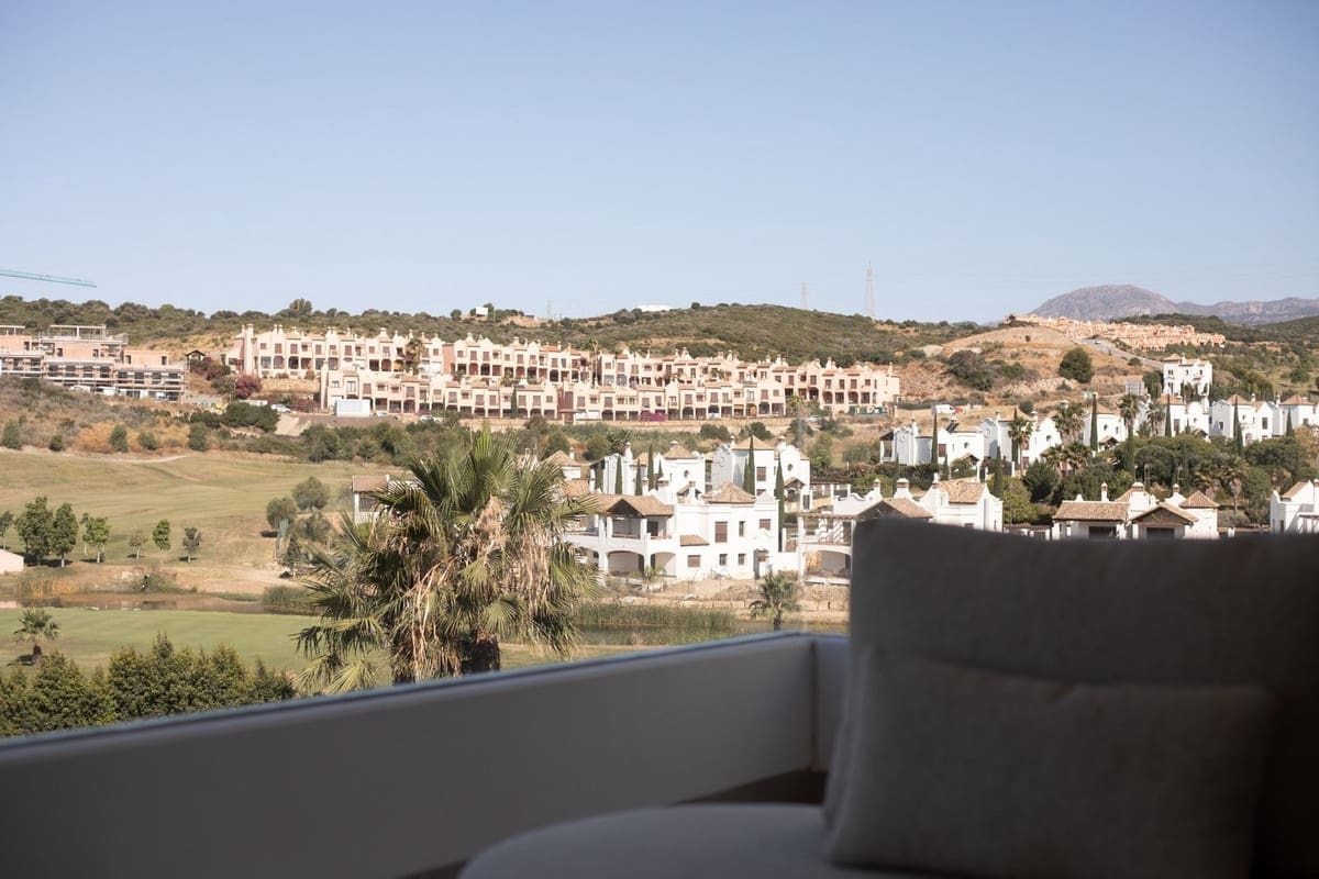 3 makuuhuone Huoneisto lomavuokrausta paikassa Estepona mukana uima-altaan 
autotalli - 1 000 € (Ref: 9087256)