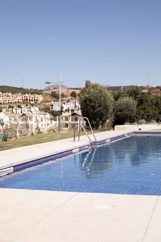 3 sovrum Lägenhet för semesterbostäder i Estepona med pool garage - 1 000 € (Ref: 9087256)