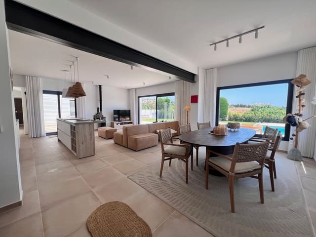 3 slaapkamer Villa te koop in Estepona met zwembad garage - € 1.395.000 (Ref: 9109512)