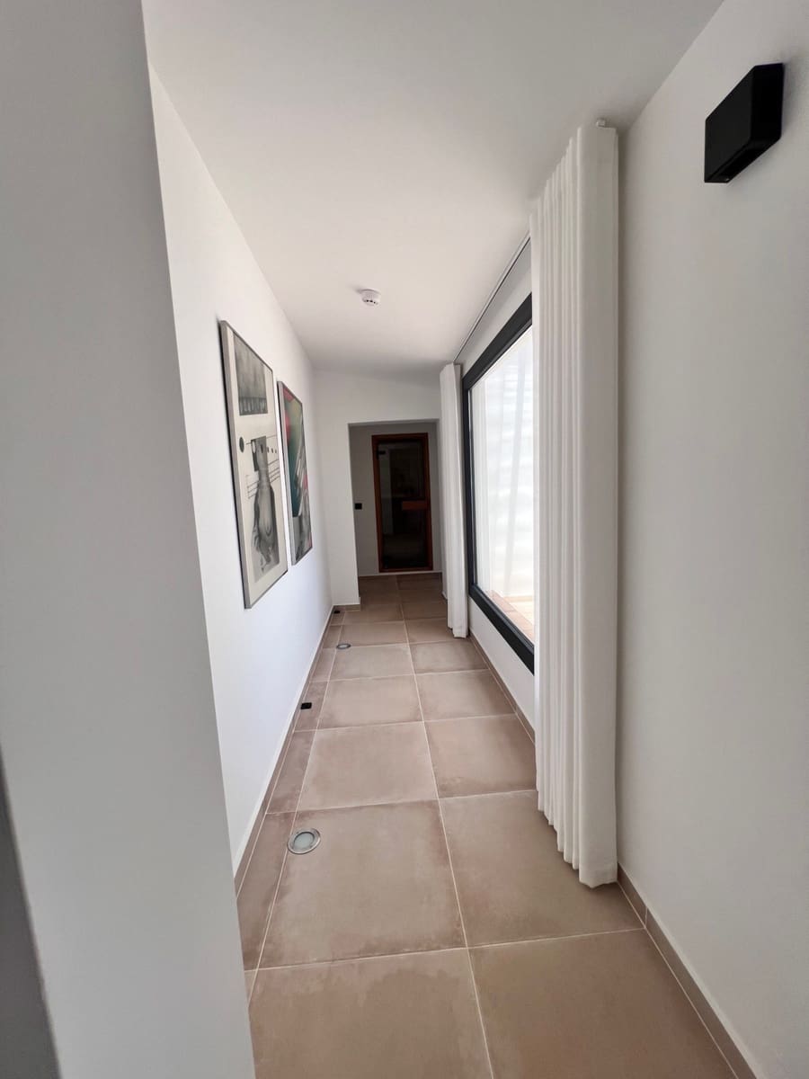 3 slaapkamer Villa te koop in Estepona met zwembad garage - € 1.395.000 (Ref: 9109512)