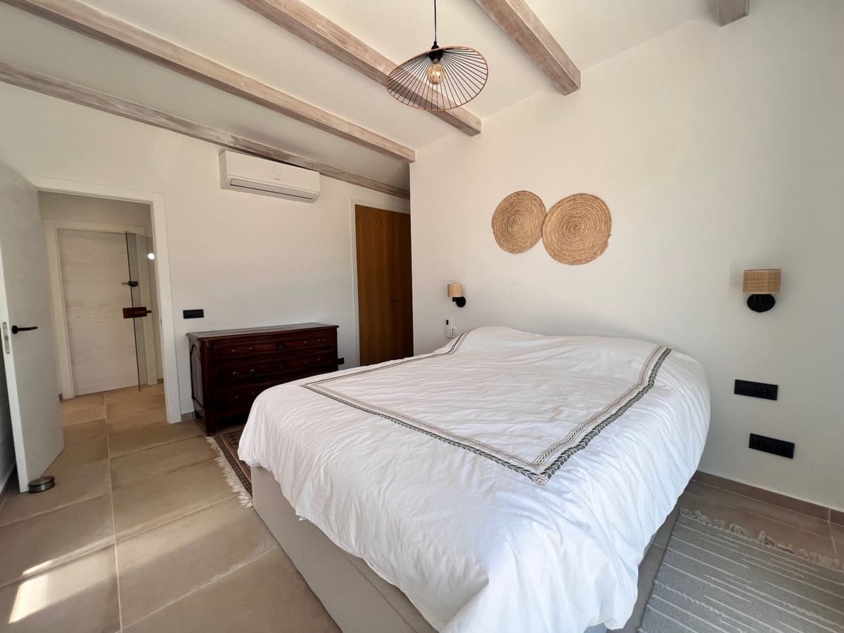 3 soveværelse Villa til salg i Estepona med swimmingpool garage - € 1.395.000 (Ref: 9109512)