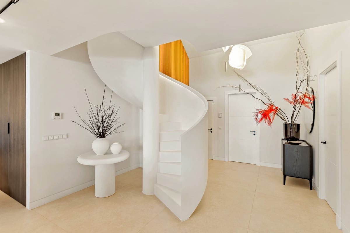 4 soveværelse Lejlighed til salg i Rio Real med swimmingpool garage - € 4.995.000 (Ref: 9137402)