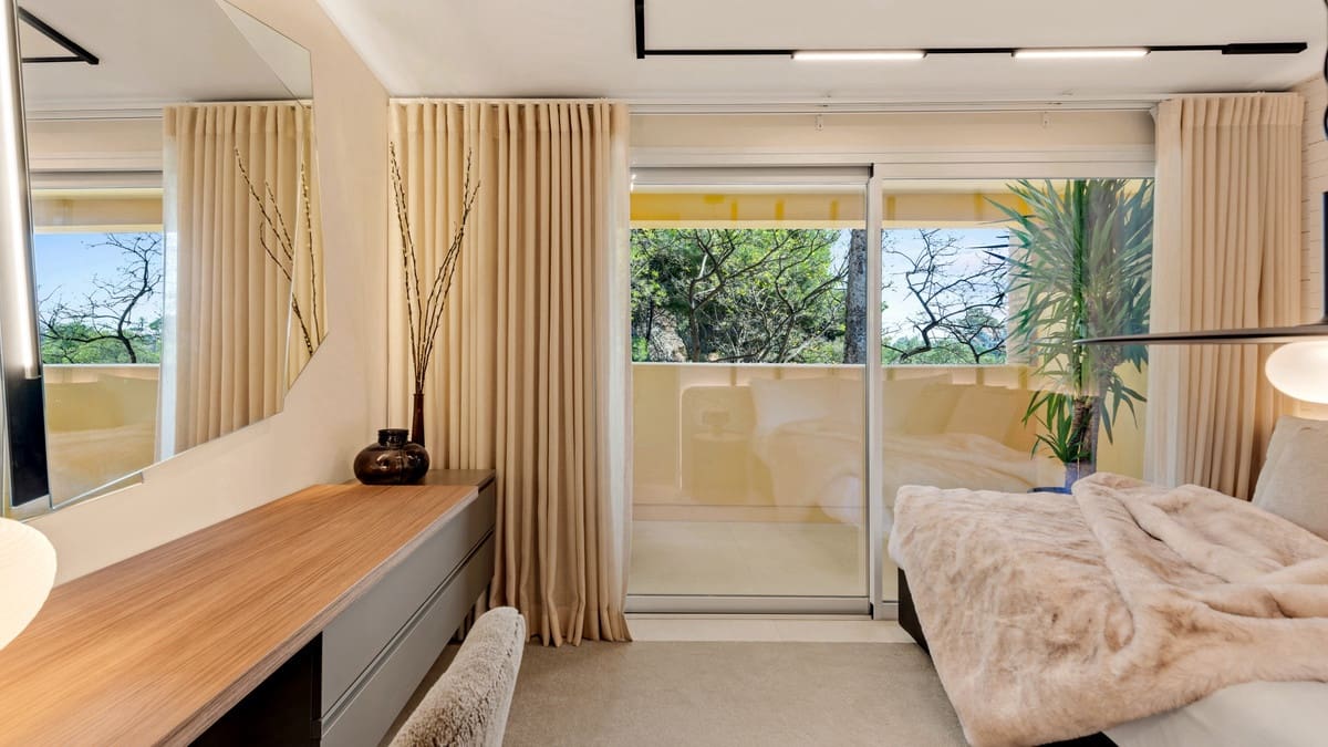 4 bedroom Apartment for sale in Rio Real with pool garage - € 4,995,000 (Ref: 9137402)