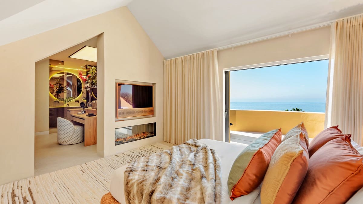 4 bedroom Apartment for sale in Rio Real with pool garage - € 4,995,000 (Ref: 9137402)