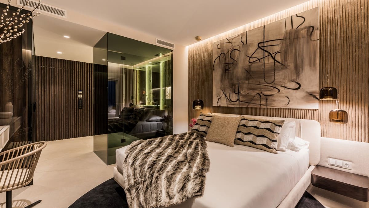 4 bedroom Apartment for sale in Rio Real with pool garage - € 4,995,000 (Ref: 9137402)