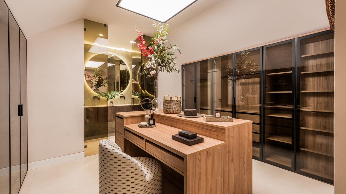 4 bedroom Apartment for sale in Rio Real with pool garage - € 4,995,000 (Ref: 9137402)