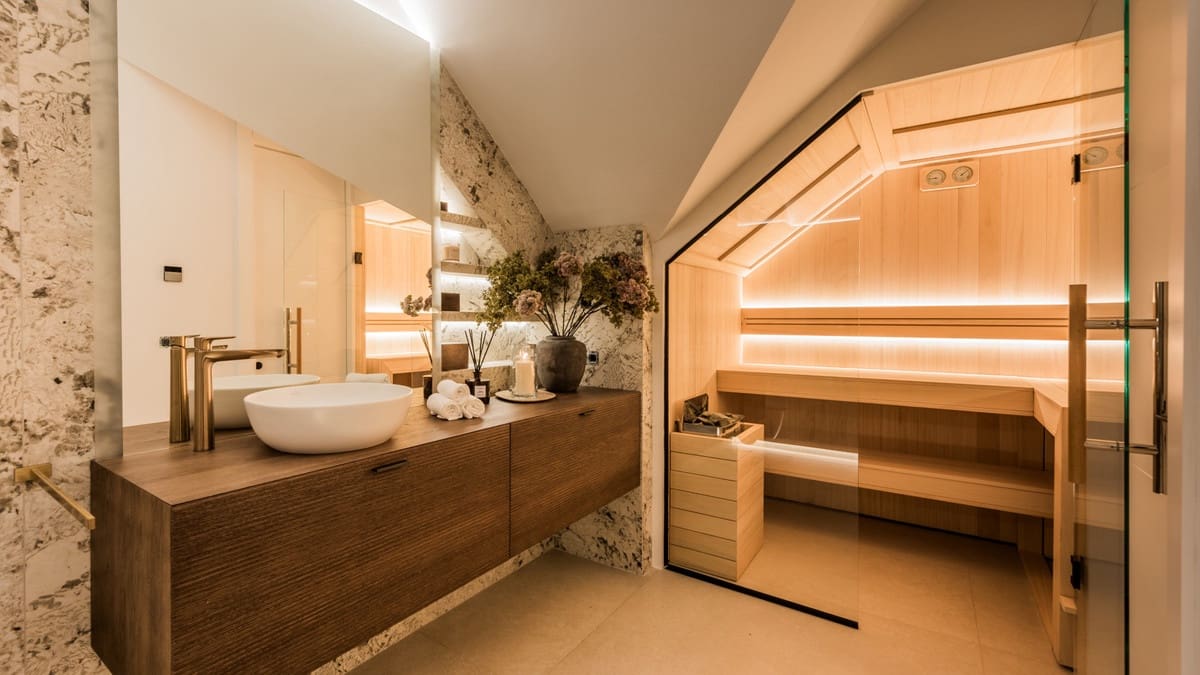 4 bedroom Apartment for sale in Rio Real with pool garage - € 4,995,000 (Ref: 9137402)