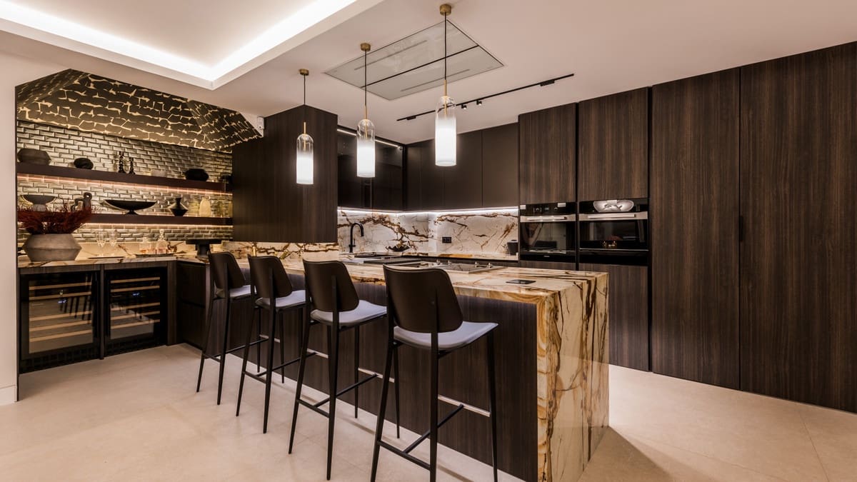 4 bedroom Apartment for sale in Rio Real with pool garage - € 4,995,000 (Ref: 9137402)