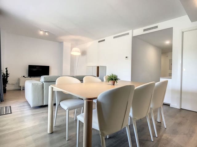 2 bedroom Apartment for rent in Estepona with pool garage - € 1,700 (Ref: 9142417)