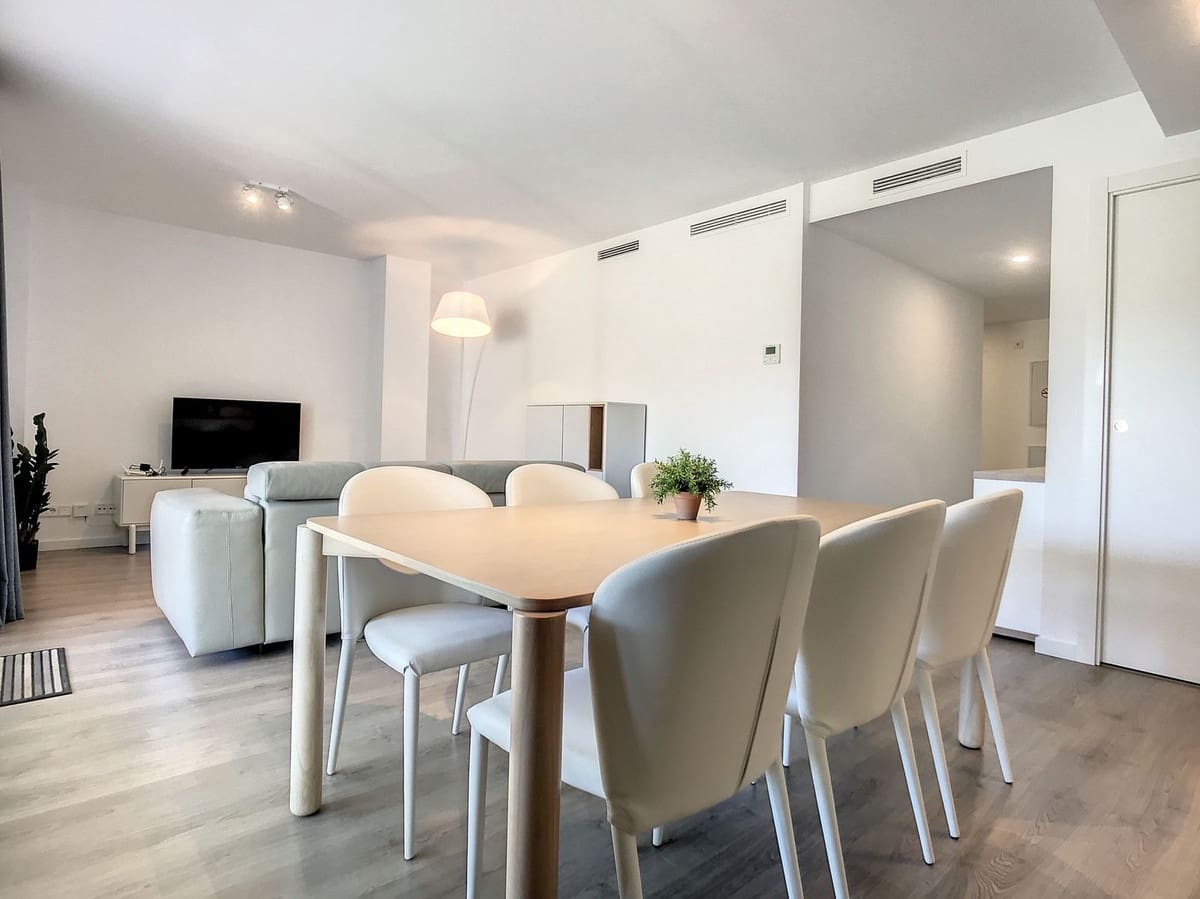 2 soveværelse Lejlighed til leje i Estepona med swimmingpool garage - € 1.700 (Ref: 9142417)