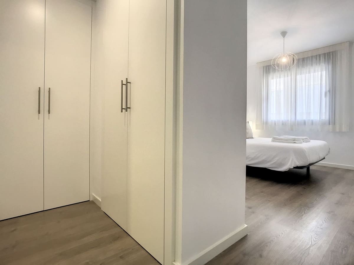 2 soveværelse Lejlighed til leje i Estepona med swimmingpool garage - € 1.700 (Ref: 9142417)