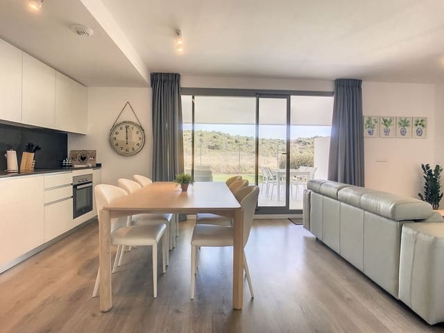 2 bedroom Apartment for rent in Estepona with pool garage - € 1,700 (Ref: 9142417)