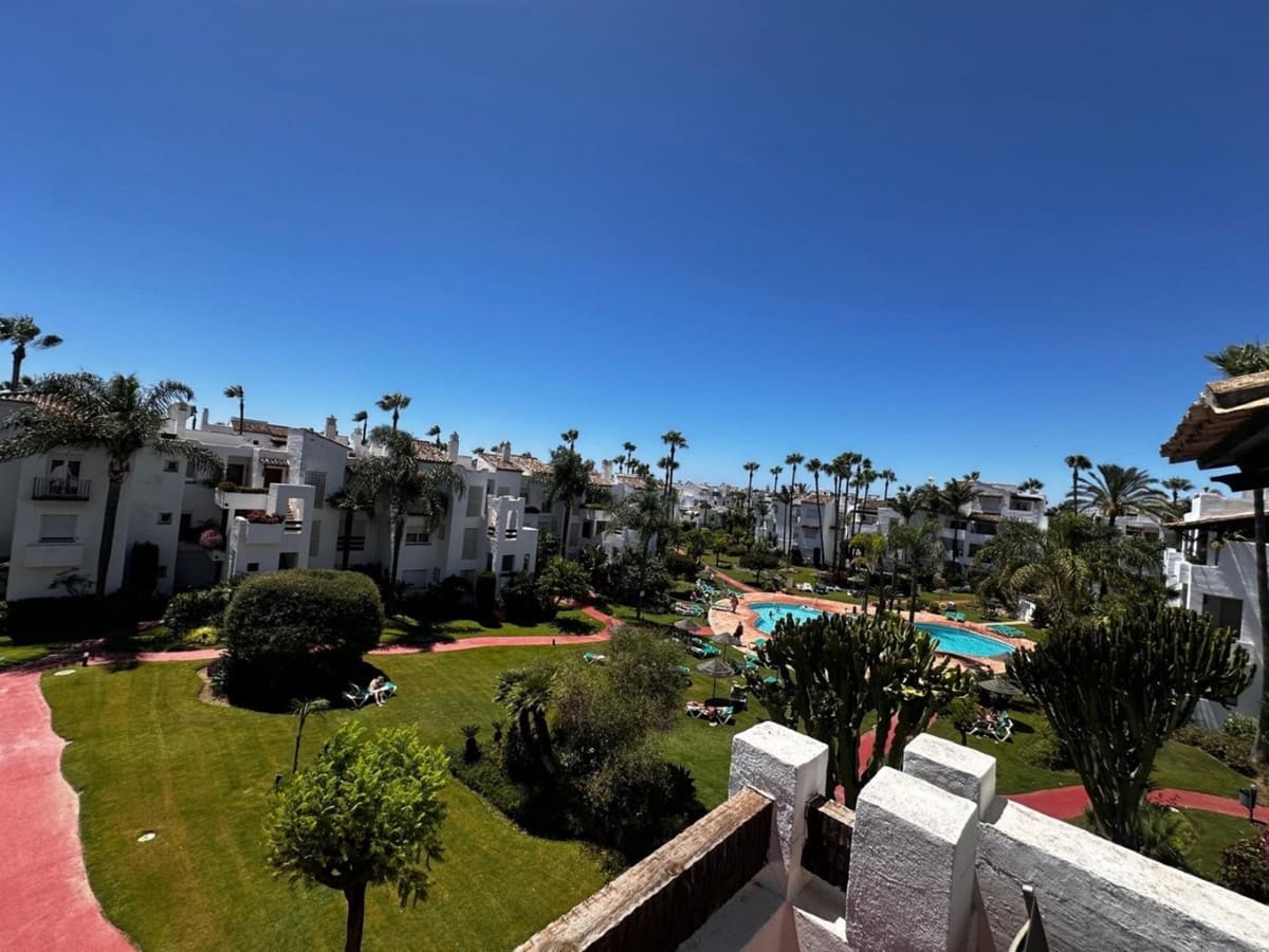 3 bedroom Penthouse for sale in Costalita with pool - € 550,000 (Ref: 9176622)