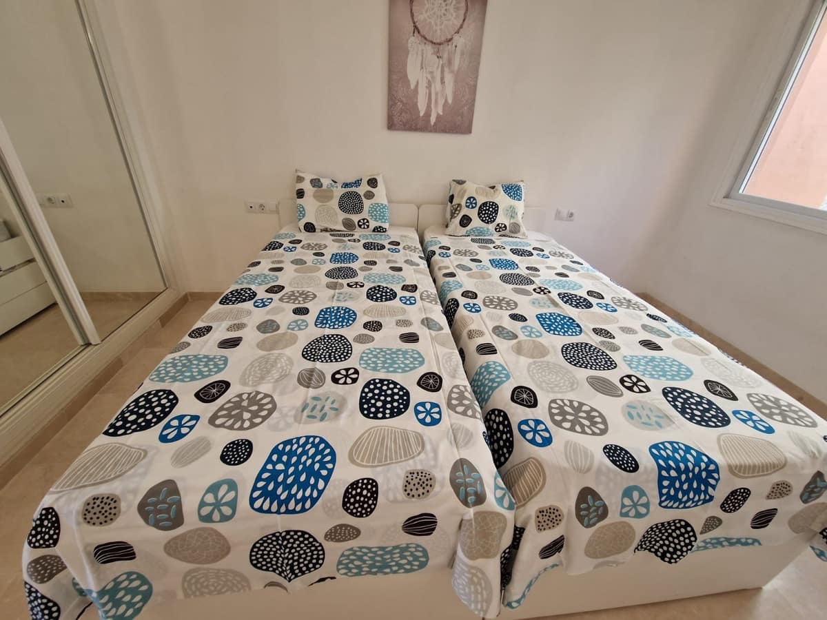 2 soveværelse Lejlighed til salg i Calahonda med swimmingpool garage - € 359.000 (Ref: 9191324)