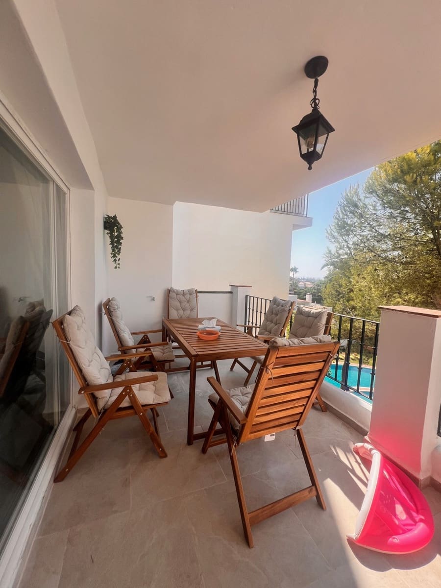 Apartamento de 2 habitaciones en Guadalmina en alquiler con piscina garaje - 1.950 € (Ref: 9217769)