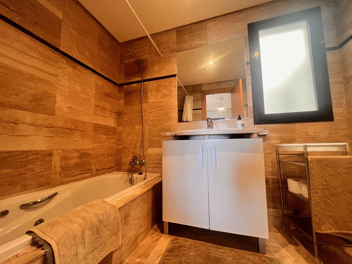 2 bedroom Apartment for rent in Casares with pool garage - € 1,450 (Ref: 9220265)