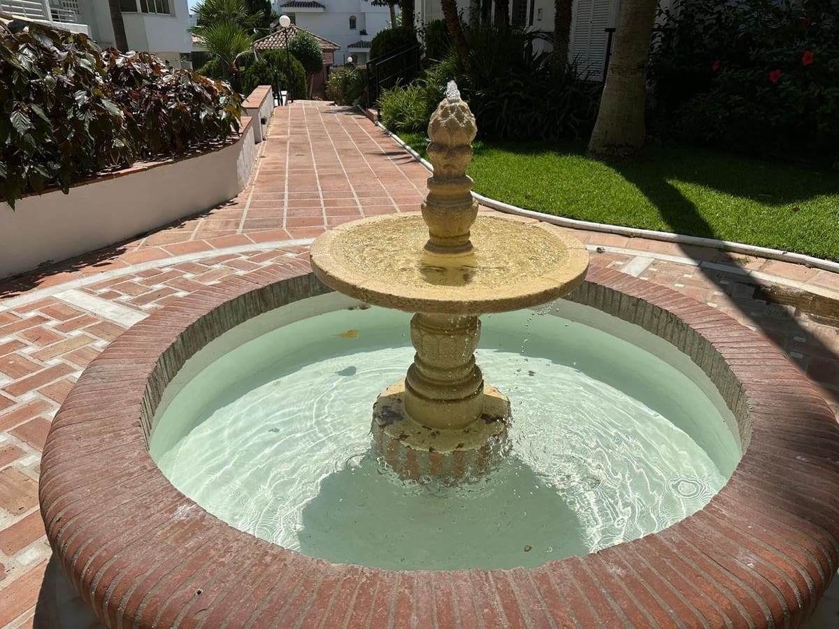 3 bedroom Apartment for rent in Guadalmina with pool garage - € 2,000 (Ref: 9238734)